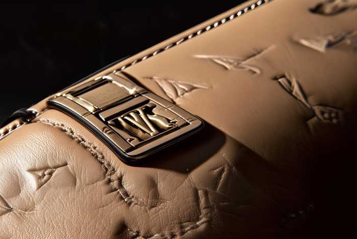 lv达芙妮包怎样辨别真假 - lv达芙妮包怎样辨别真假视频