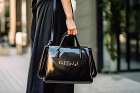 古驰官网中国官方网女包（古驰中国官方网站女包）