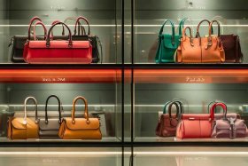 各大包包品牌的广告语；各大包包品牌的广告语怎么写