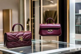 chanel22小号手袋回收价格；chanel19手袋价格