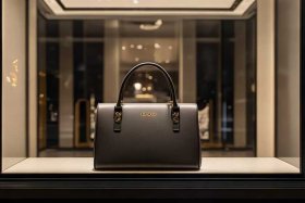 古驰女包正品旗舰店官网，古驰女包正品旗舰店官网查询