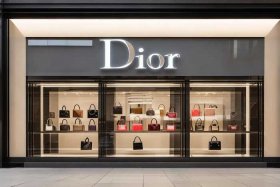 迪奥官网女包旗舰店；迪奥官网女包旗舰店是正品吗