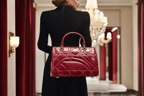 迪奥包包属于什么档次 迪奥包包属于什么档次的牌子啊