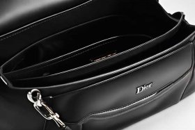 迪奥双肩包容量 - 迪奥双肩包容量多少