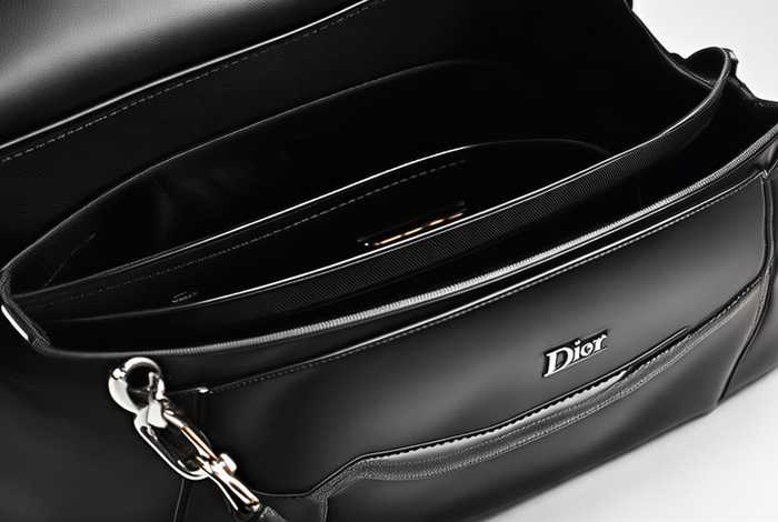 迪奥双肩包容量 - 迪奥双肩包容量多少