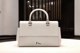 迪奥官网旗舰店正品包包最新款 - 迪奥官网旗舰店正品包包最新款价格