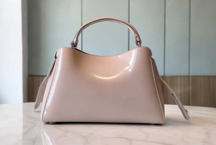 2023年时尚包包腋下包（2020年时尚包包）