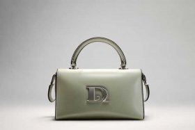 大牌双肩包推荐、大牌双肩包推荐迪奥