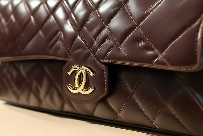 Chanel手袋多少钱；chanel手袋多少钱