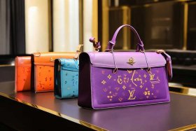 lv最新款2021女包，lv最新款2021女包三个包