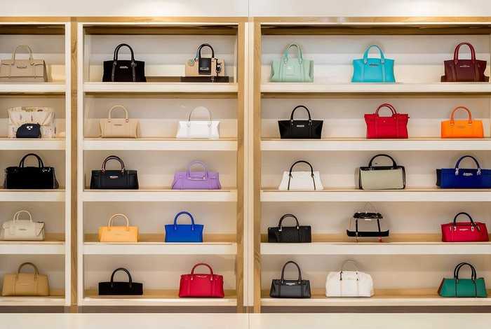 大众包包品牌排行榜前十名是哪些（大众包包品牌排行榜前十名是哪些品牌）