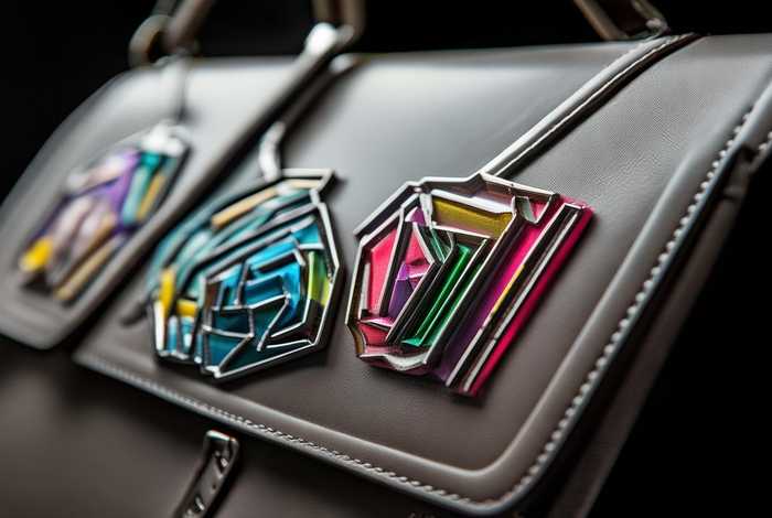 包包上的logo是什么意思（包包带logo是什么意思）