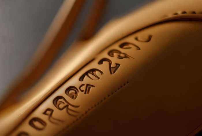 lv包包编号怎么看，lv包编号怎么查看