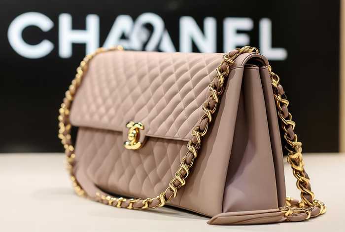 Chanel手提包官网价格（chanel手提包官网价格）