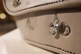chanel货号怎么看、chanel包货号怎么看