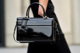 迪奥女包2020限量款；迪奥女包2020限量款是哪款