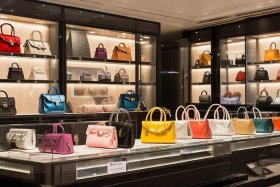 迪奥女包价格表（迪奥女包官网图片价格查询）