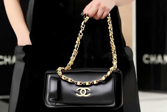 chanel小金球包价格（chanel小金球包价格表）