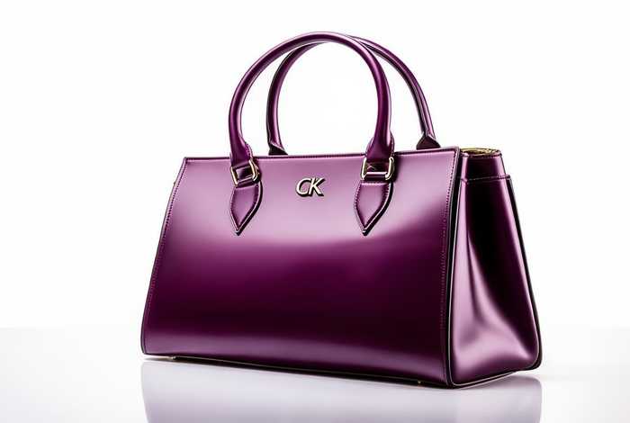 ck包包价格一般多少钱 ck包包价格一般多少钱葡萄红色包包