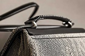 古驰gucci男包黑格手包老款、古驰gucci男包黑格手包老款图片