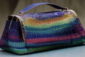 葆蝶家包包价格一览表、葆蝶家包包价格一览表编织包