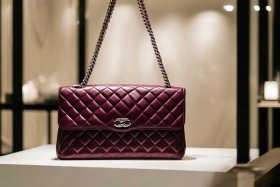 chanel包包官网入口日本（chanel日本官网手提包）
