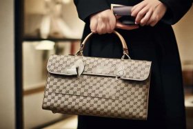 古驰gucci官网旗舰店女包经典款，古驰gucci官网旗舰店女包经典款多少钱