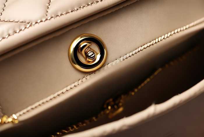 chanel 22bag真假（Chanel22bag真假辨别）