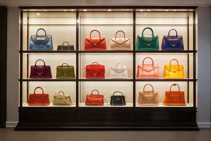 包包品牌大全轻奢视频（包包牌子大全名牌轻奢）