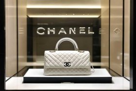 chanel包官网旗舰店，chanel包包官网旗舰店