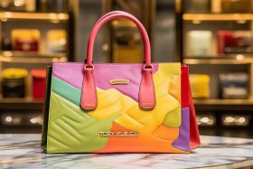 toryburch是啥品牌包包，toryburch牌子包包贵吗
