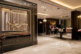 古驰女士包包官网旗舰店是正品吗；古驰女士包包官网旗舰店是正品吗知乎