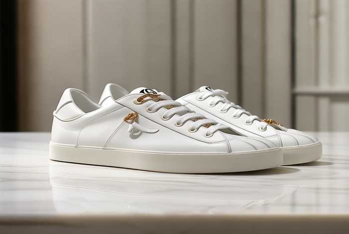 chanel小白鞋多少钱，chanel小白鞋官方价格