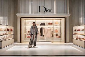 迪奥服装中国官网；迪奥服装中国官网旗舰店