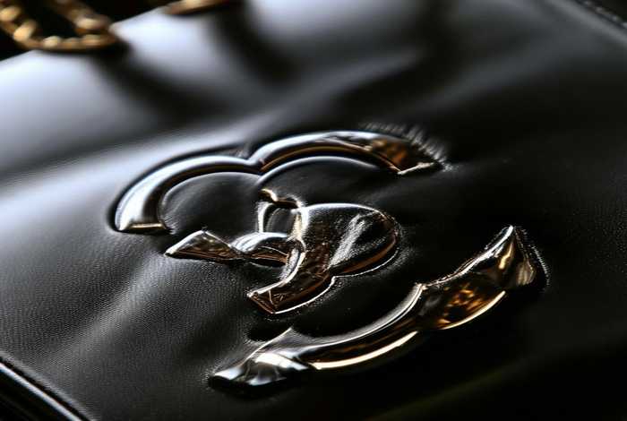 chanel镭射8位 - chanel 镭射标在哪个位置