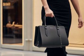 百利女包是什么档次（百利女包是什么档次的品牌）