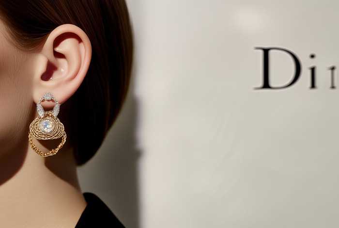 迪奥官方旗舰官网耳环；迪奥耳钉官网旗舰店