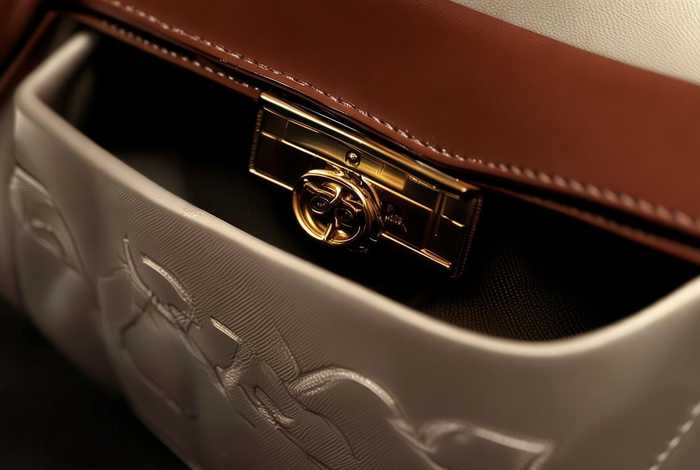 古驰官网包包怎么打开（古驰官网包包怎么打开的）