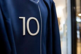 10是什么牌子的logo，10是什么牌子的衣服