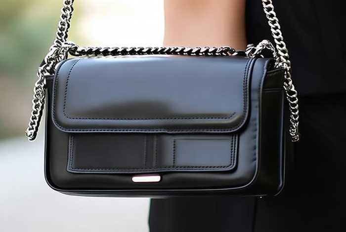 单肩黑色斜挎包迷你百搭小包包 单肩黑色斜挎包迷你百搭小包包好看吗