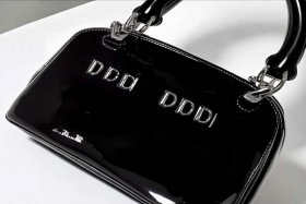 迪奥官网店包包最新款价格 - 迪奥官网店包包最新款价格及图片