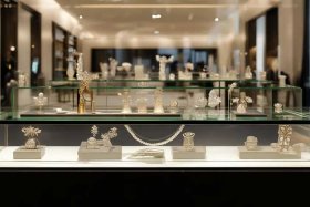 chanel香奈儿官网直播（chanel香奈儿饰品官网）