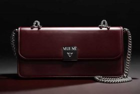 mi牌子包包出自（miu什么牌子的包）