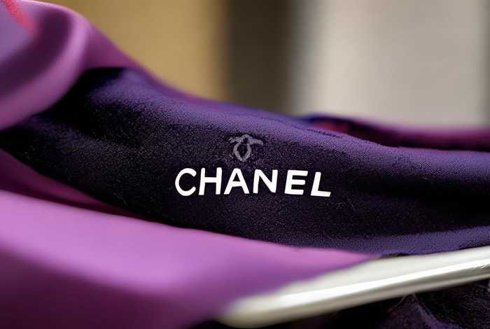 chanel围巾怎么辨别真假（chanel围巾真假鉴别）