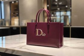 迪奥包包官网税收多少 迪奥包包官网税收多少钱