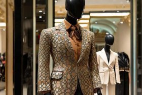 gucci和loewe哪个档次高；loewe和gucci哪个牌子大