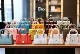 迪奥的包包多少钱、迪奥的包包多少钱？