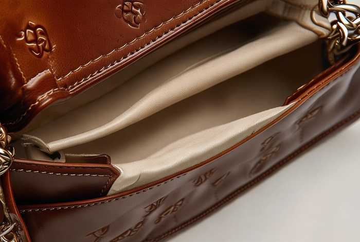 古驰马蒙22包；古驰马蒙包22内里照片