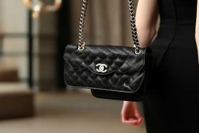 chanel香奈儿官网包包woc，chanel香奈儿官网包包价格