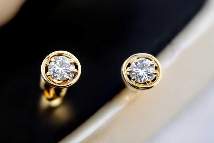 chanel耳钉真假对比;chanel耳钉真假鉴别 chanel耳钉真假对比;chanel耳钉真假鉴别